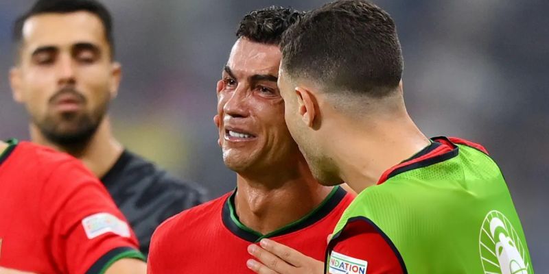 Giọt nước mắt của siêu sao Cristiano Ronaldo